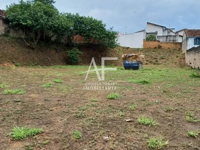 Terreno com 762m², à venda, no bairro Centro em Pindamonhangaba