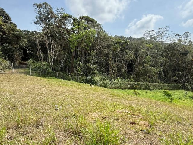 Terreno com 244m², à venda, no bairro Rio do Meio em Itajaí