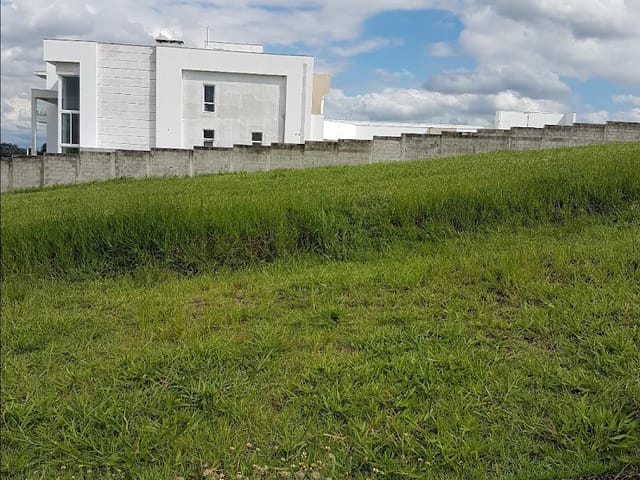 Terreno com 883m², à venda, no bairro Condomínio Reserva do Paratehy em São José dos Campos
