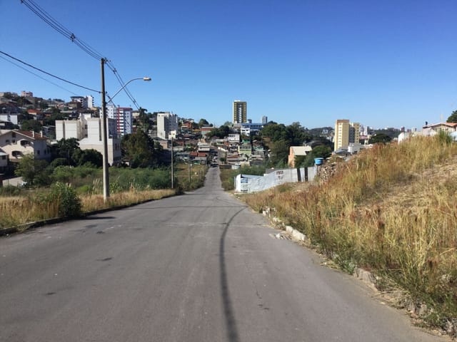 Terreno com 390m², à venda, no bairro Kayser em Caxias do Sul