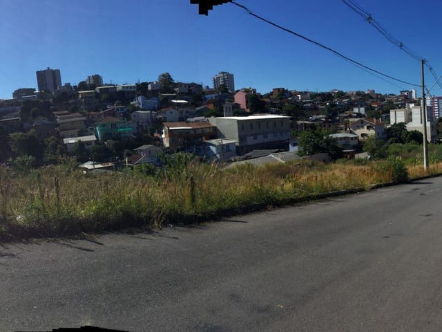 Terreno com 390m², à venda, no bairro Kayser em Caxias do Sul