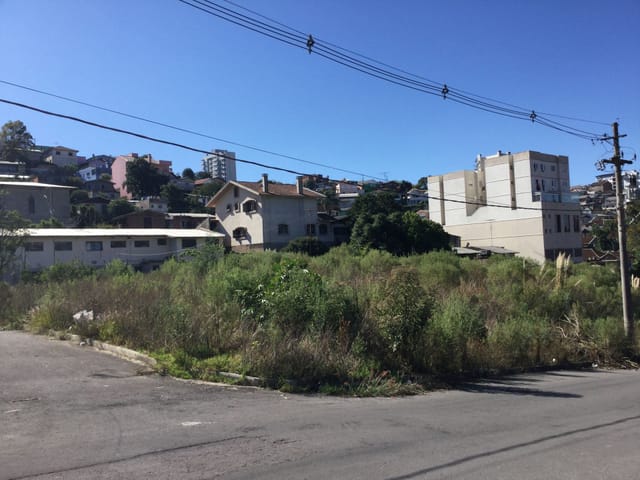 Terreno com 390m², à venda, no bairro Kayser em Caxias do Sul