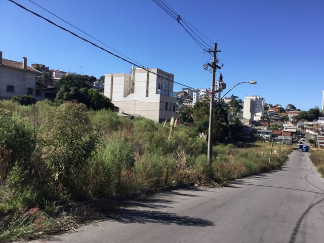 Terreno com 390m², à venda, no bairro Kayser em Caxias do Sul