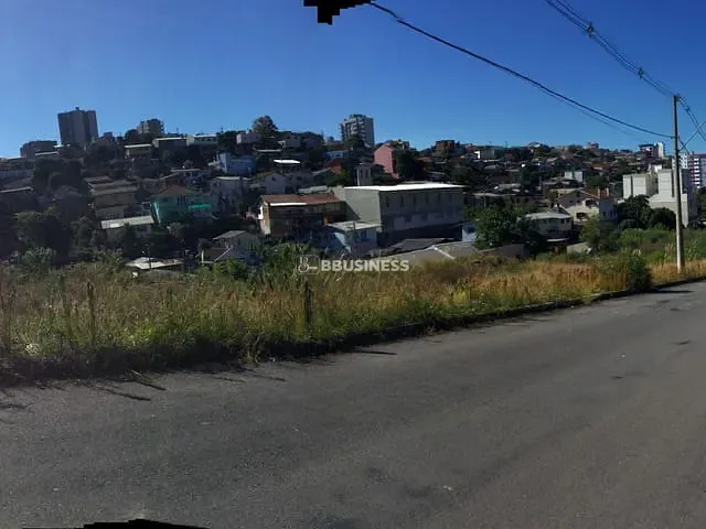 Terreno com 390m², à venda, no bairro Kayser em Caxias do Sul