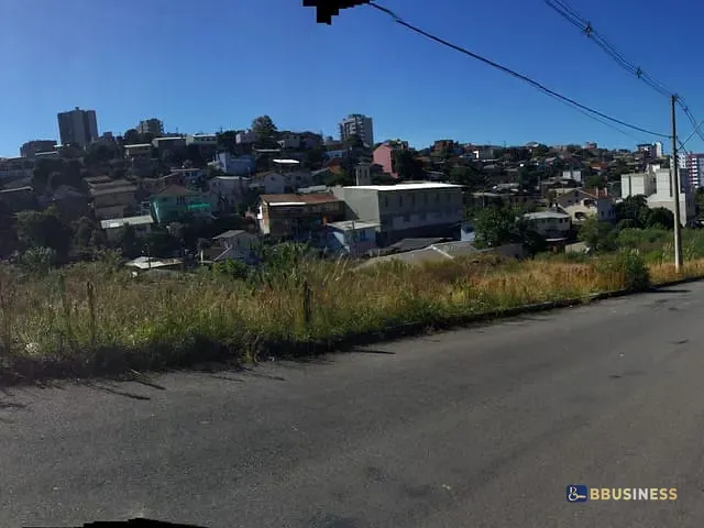Terreno com 390m², à venda, no bairro Kayser em Caxias do Sul