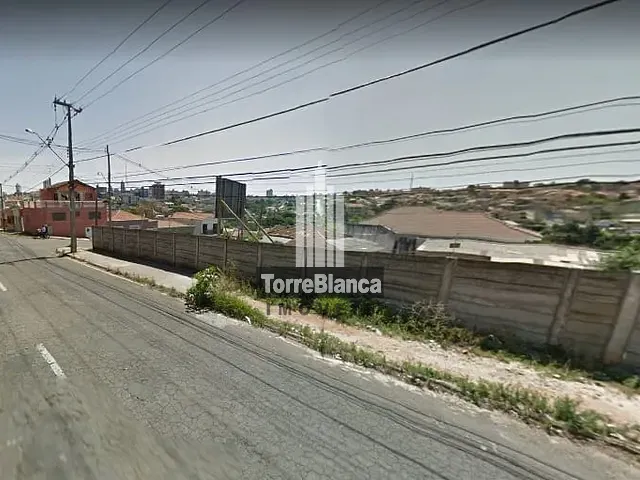 Terreno com 944m², à venda, no bairro Uvaranas em Ponta Grossa