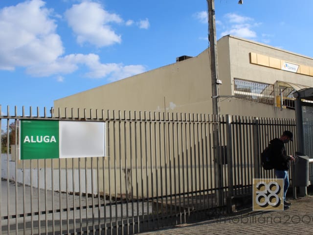 Terreno com 660m², para alugar, no bairro Hugo Lange em Curitiba