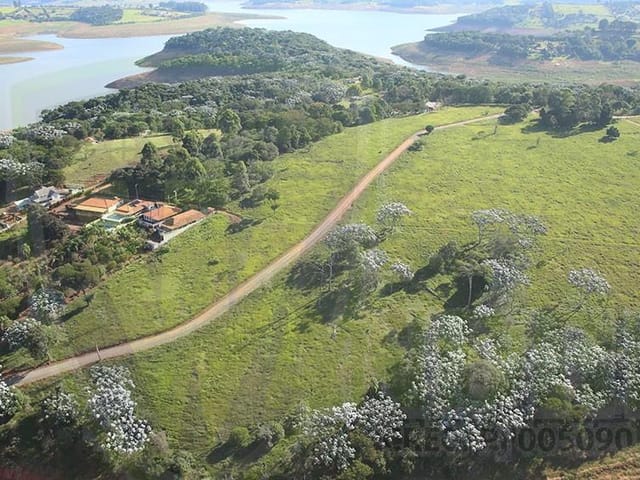 Terreno com 1000m², à venda, no bairro Paiol Grande em Joanópolis