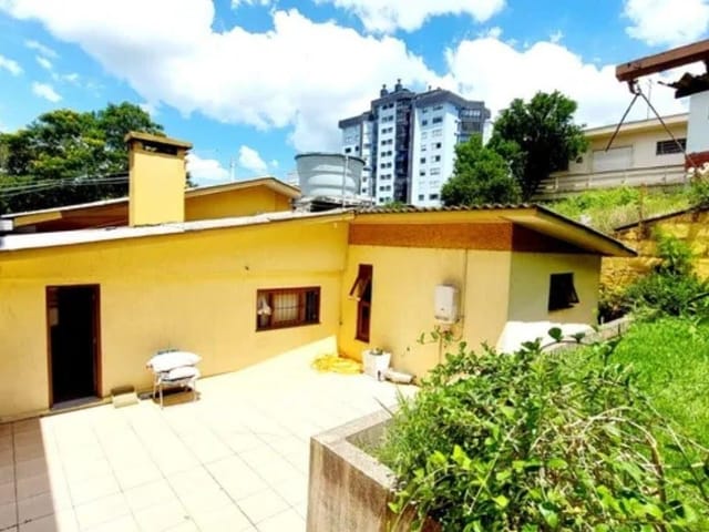 Terreno com 361m², à venda, no bairro Panazzolo em Caxias do Sul