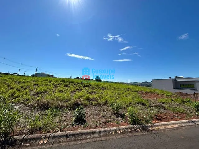 Terreno com 330m², à venda, no bairro Bourbon em Guaxupé