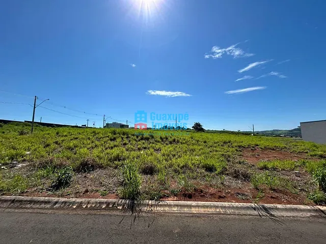 Terreno com 330m², à venda, no bairro Bourbon em Guaxupé