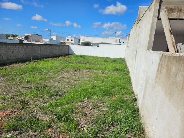 Terreno com 300m², à venda, no bairro Riviera  em Campos dos Goytacazes