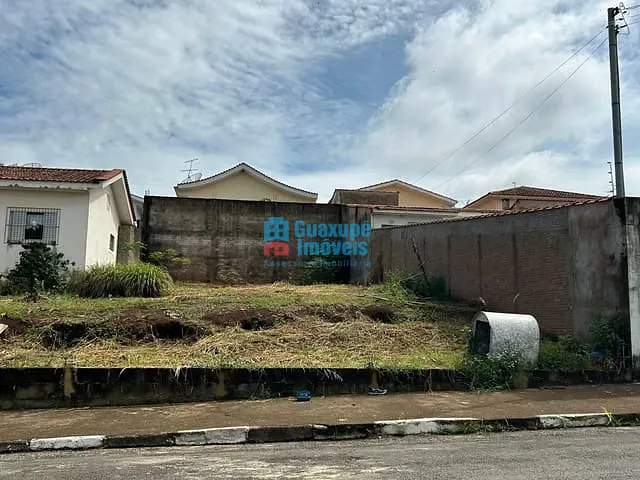 Terreno com 250m², à venda, no bairro Jardim Três Rosas em Guaxupé