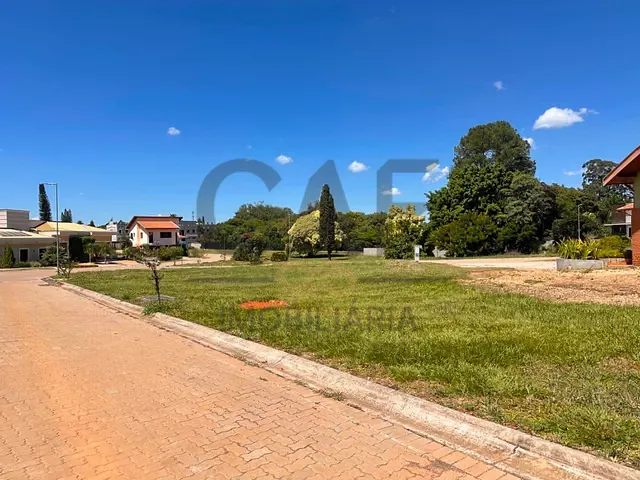 Terreno com 588m², à venda, no bairro Vitória Régia em Holambra