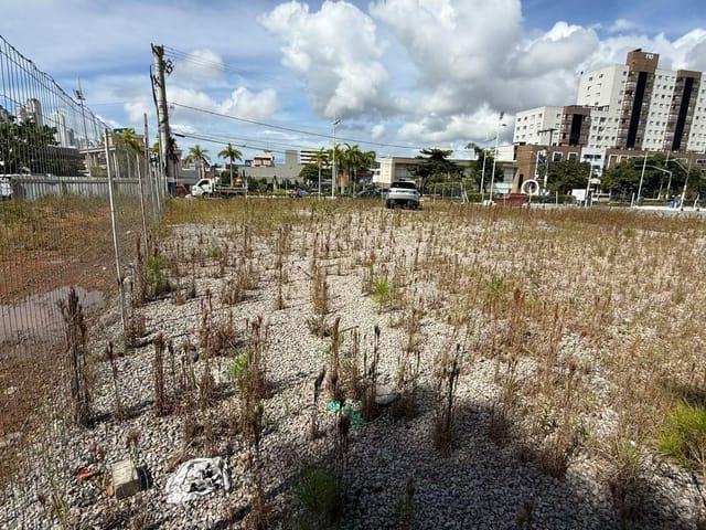 Terreno com 1127m², à venda, no bairro Nações em Balneário Camboriú