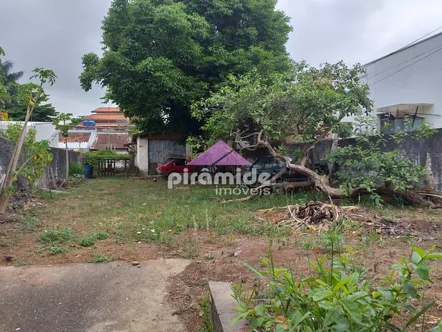 Terreno com 667m², à venda, no bairro Jardim São Dimas em São José dos Campos