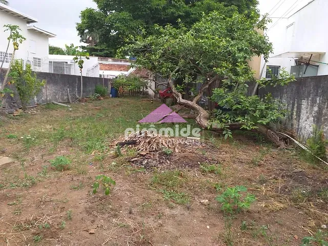 Terreno com 667m², à venda, no bairro Jardim São Dimas em São José dos Campos