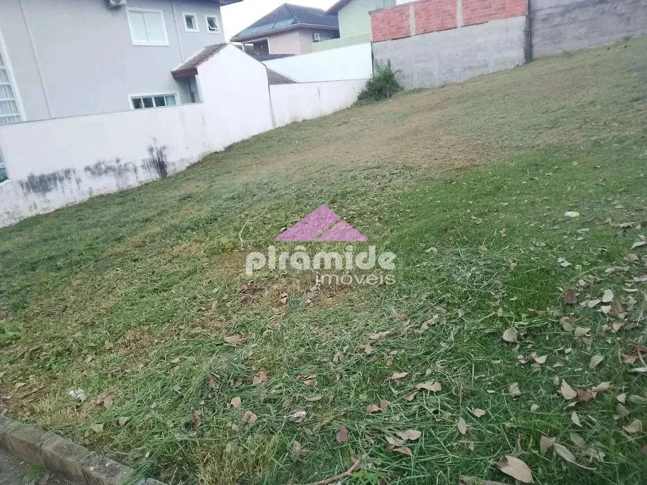 Terreno, 300 m² - Foto 1