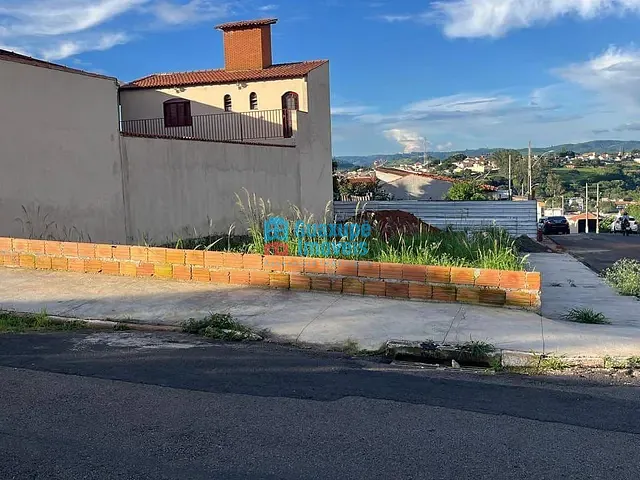 Terreno com 230m², à venda, no bairro Vila Alto Alegre em Guaxupé