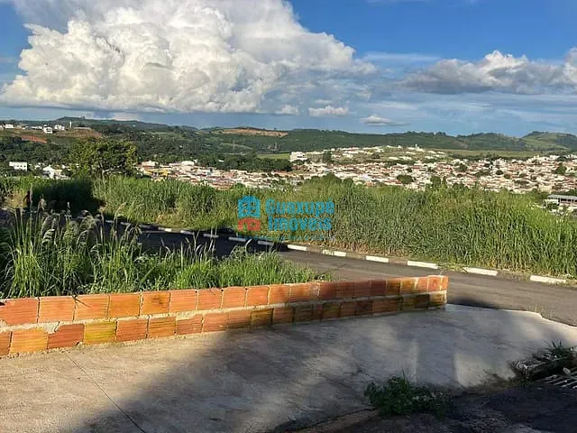 Terreno com 230m², à venda, no bairro Vila Alto Alegre em Guaxupé