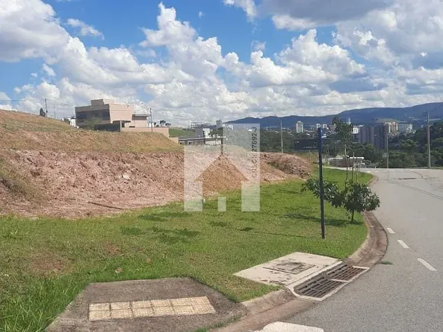 Terreno com 716m², à venda, no bairro Jardim Florestal em Jundiaí