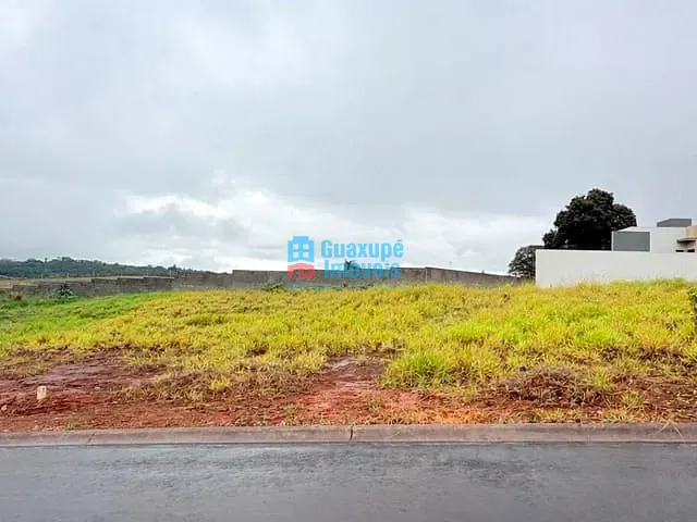 Terreno com 300m², à venda, no bairro Bourbon em Guaxupé