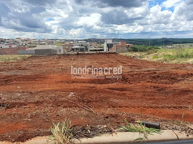 Terreno à venda, no bairro Conjunto Residencial Roberto Conceição em Cambé