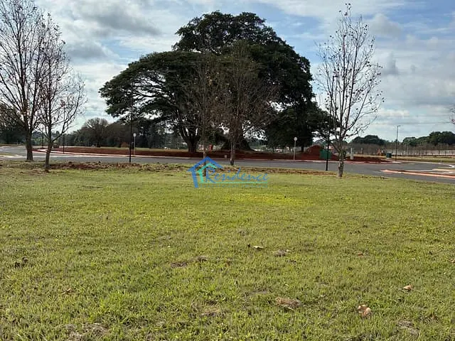 Terreno com 809m², à venda, no bairro Parque das Bandeiras em Indaiatuba