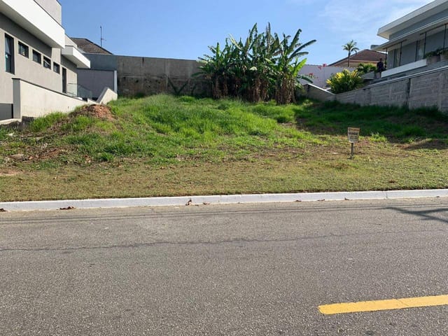 Terreno com 600m², à venda, no bairro Residencial Santa Helena em Caçapava