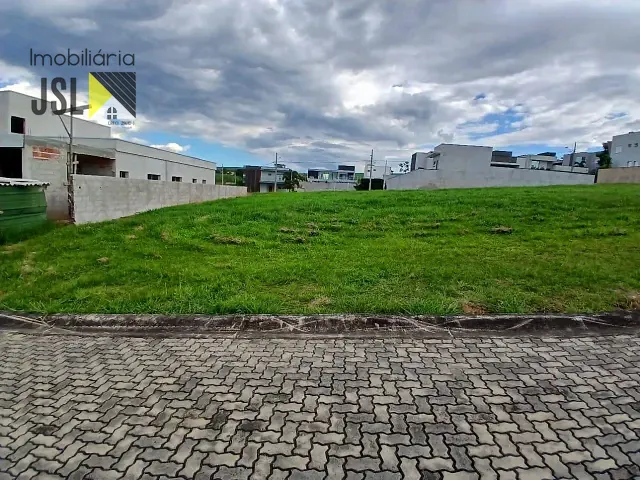 Terreno com 504m², à venda, no bairro Guamirim em Caçapava