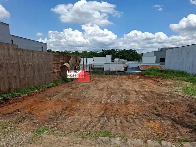 Terreno com 200m², à venda, no bairro Residencial Vila Romana em Pindamonhangaba