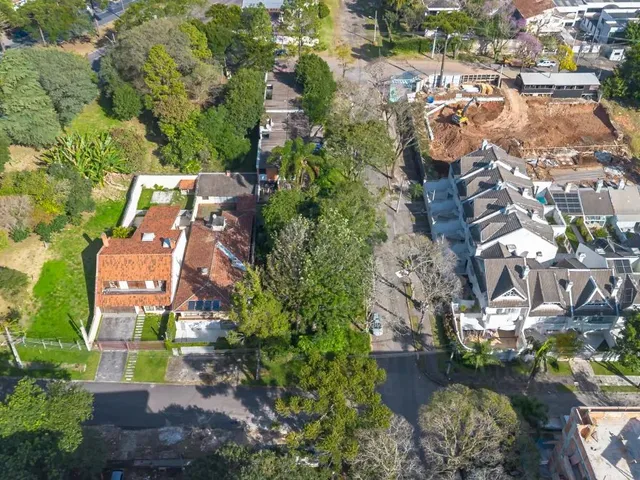 Terreno com 526m², à venda, no bairro Hugo Lange em Curitiba