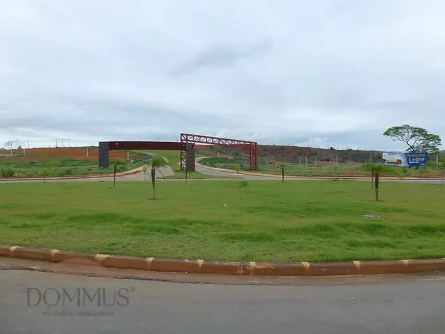 Terreno com 372m², à venda, no bairro Parques do Vale Alvorada em Caratinga