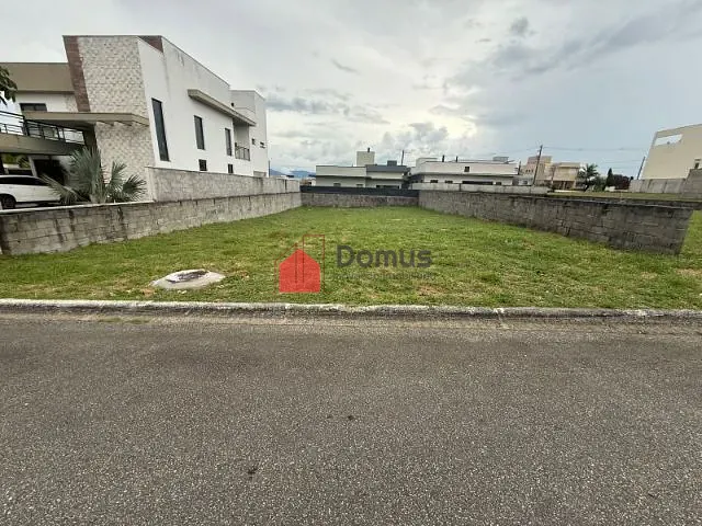 Terreno com 450m², à venda, no bairro Nossa Senhora do Perpétuo Socorro em Pindamonhangaba