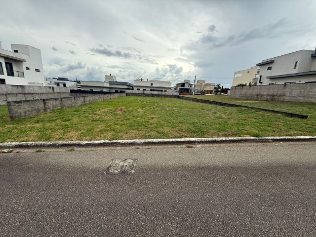 Terreno com 450m², à venda, no bairro Nossa Senhora do Perpétuo Socorro em Pindamonhangaba