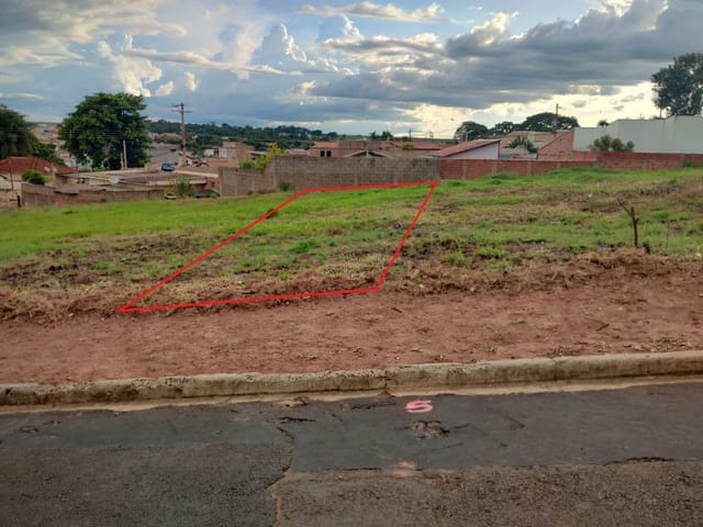 Foto do Terreno - Terreno residencial para venda em Sorocabano, 305m² | Lares e Andares Imóveis