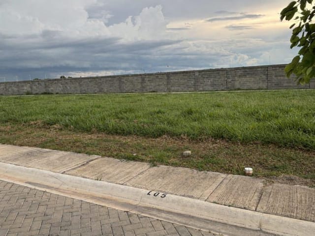 Terreno com 200m², à venda, no bairro Fazenda Santo Antônio em Campos dos Goytacazes