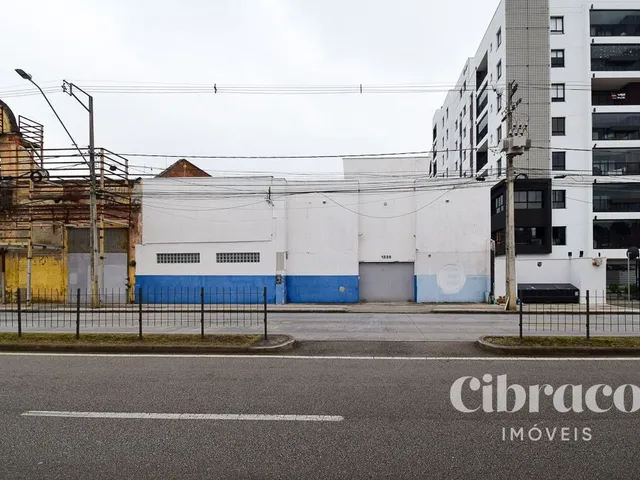 Terreno à venda, no bairro Rebouças em Curitiba