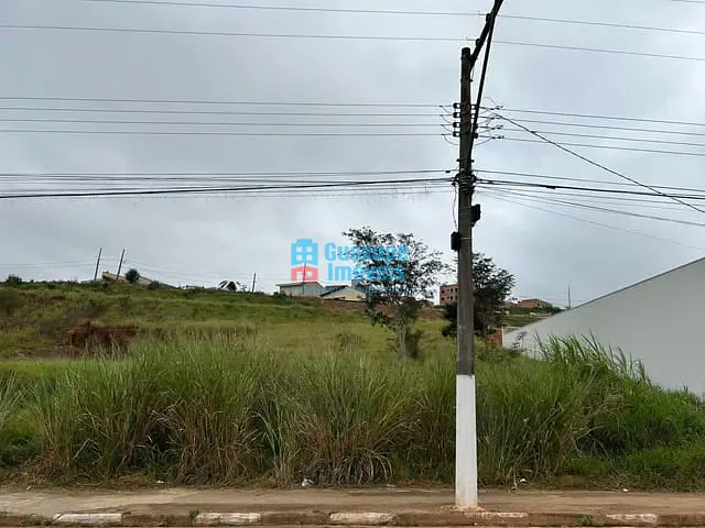 Terreno com 1000m², à venda, no bairro Planalto II em Guaxupé