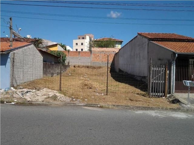 Terreno à venda, no bairro Residencial Mombaça I em Pindamonhangaba