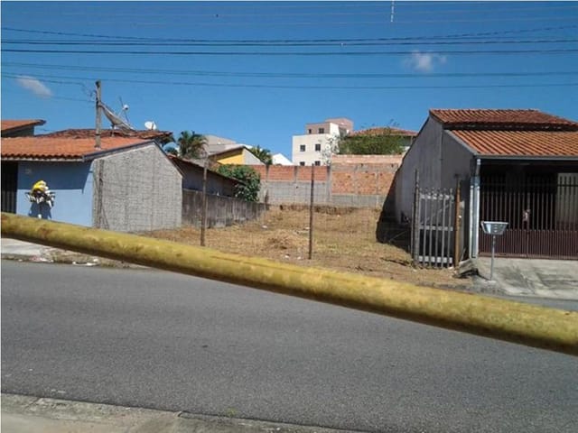Terreno à venda, no bairro Residencial Mombaça I em Pindamonhangaba