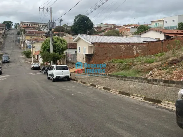 Terreno com 800m², à venda, no bairro Angola em Guaxupé