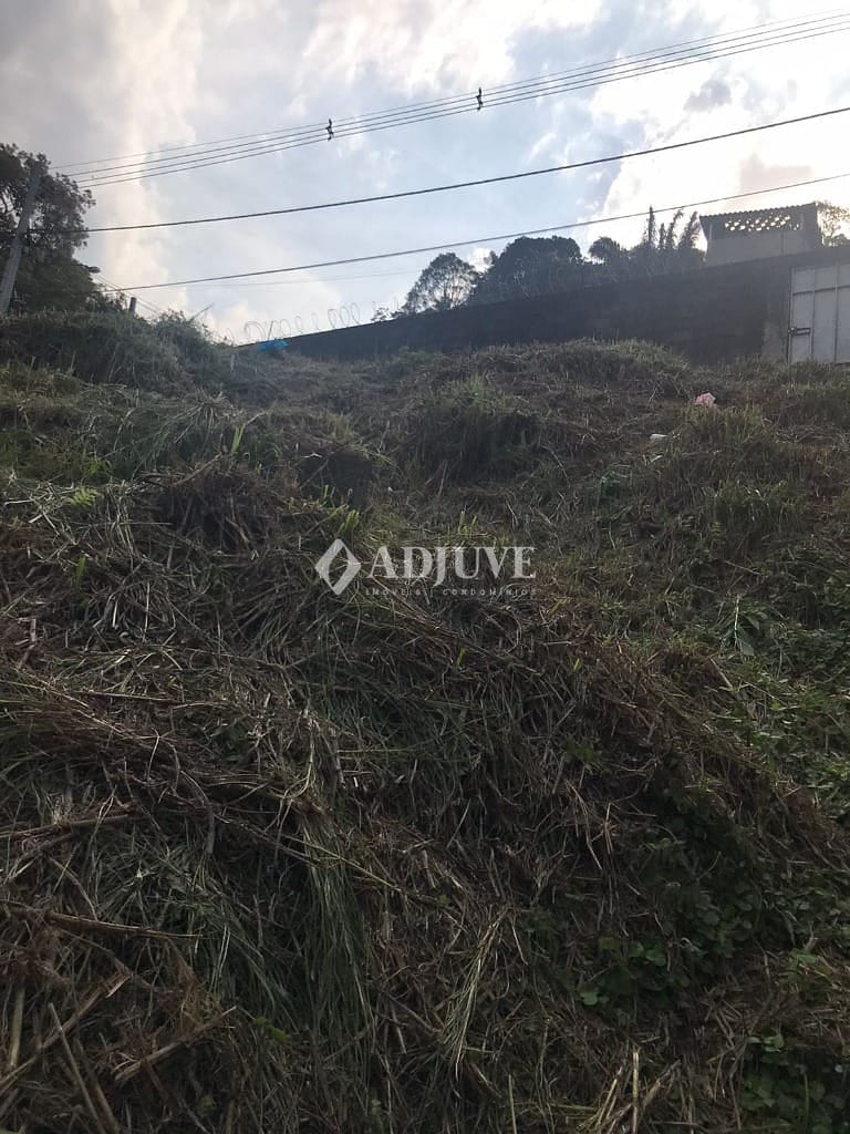 Terreno à venda com 1 quarto, 590m² - Foto 12