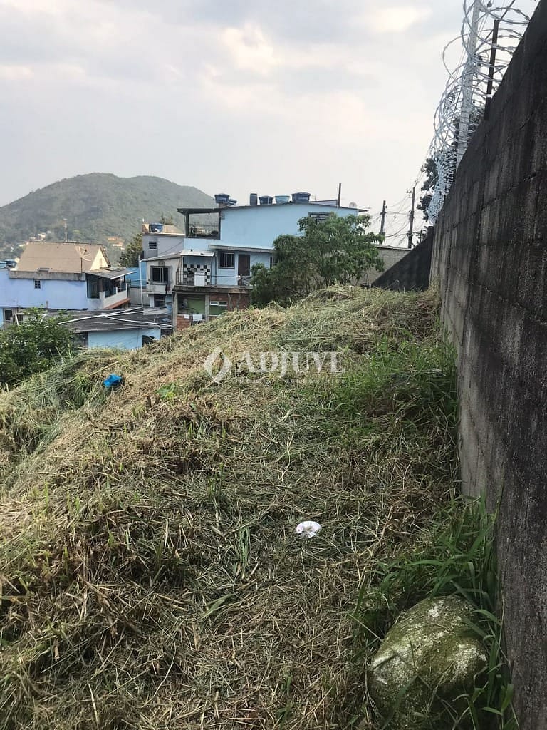 Terreno à venda com 1 quarto, 590m² - Foto 7