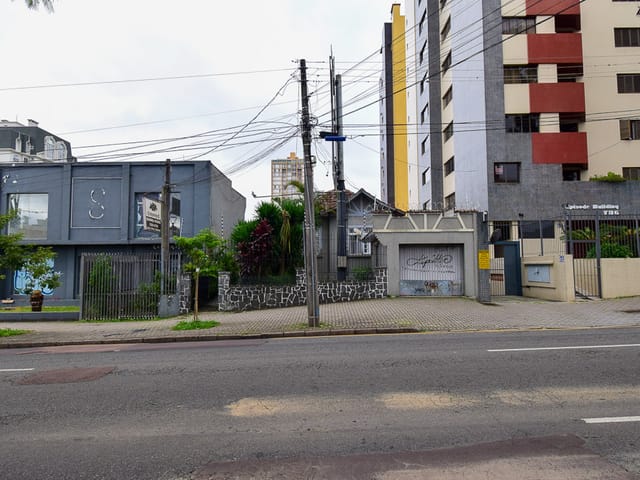 Terreno à venda, no bairro Merces em Curitiba