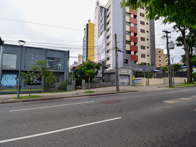 Terreno à venda, no bairro Merces em Curitiba