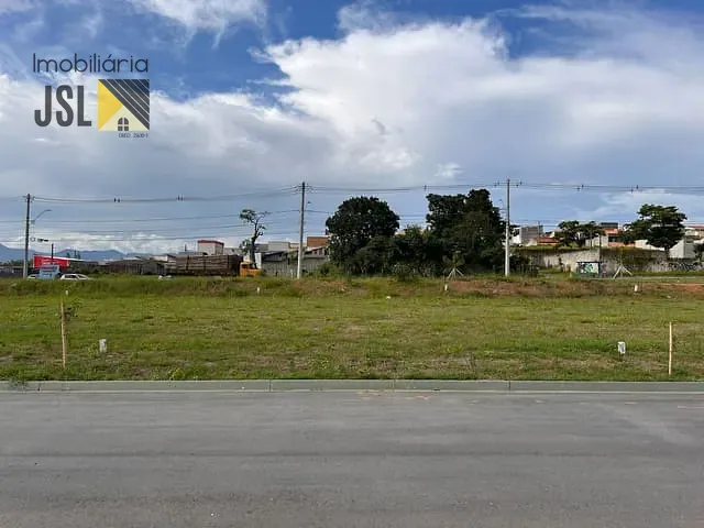 Terreno com 180m², à venda, no bairro Vila Menino Jesus em Caçapava