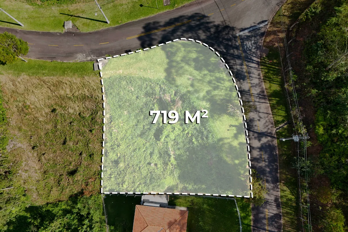 Lote em condomínio para venda em Serra dos Lagos (Jordanésia), 719m²