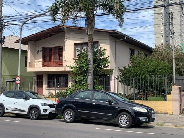 Terreno com 899m², à venda, no bairro Nossa Senhora de Lourdes em Caxias do Sul