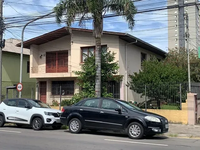 Terreno com 899m², à venda, no bairro Nossa Senhora de Lourdes em Caxias do Sul